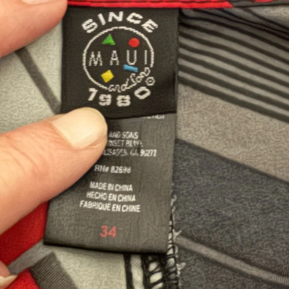 A-55 Men’s Maui and Sons Black Red & Gray‎ Plaid Board Shorts Size 34